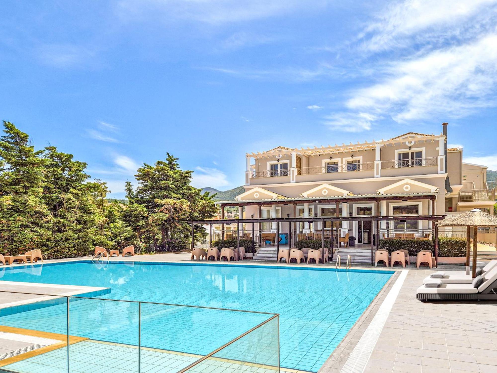 Thinalos Aparthotel Acharavi (Corfu) Exterior foto