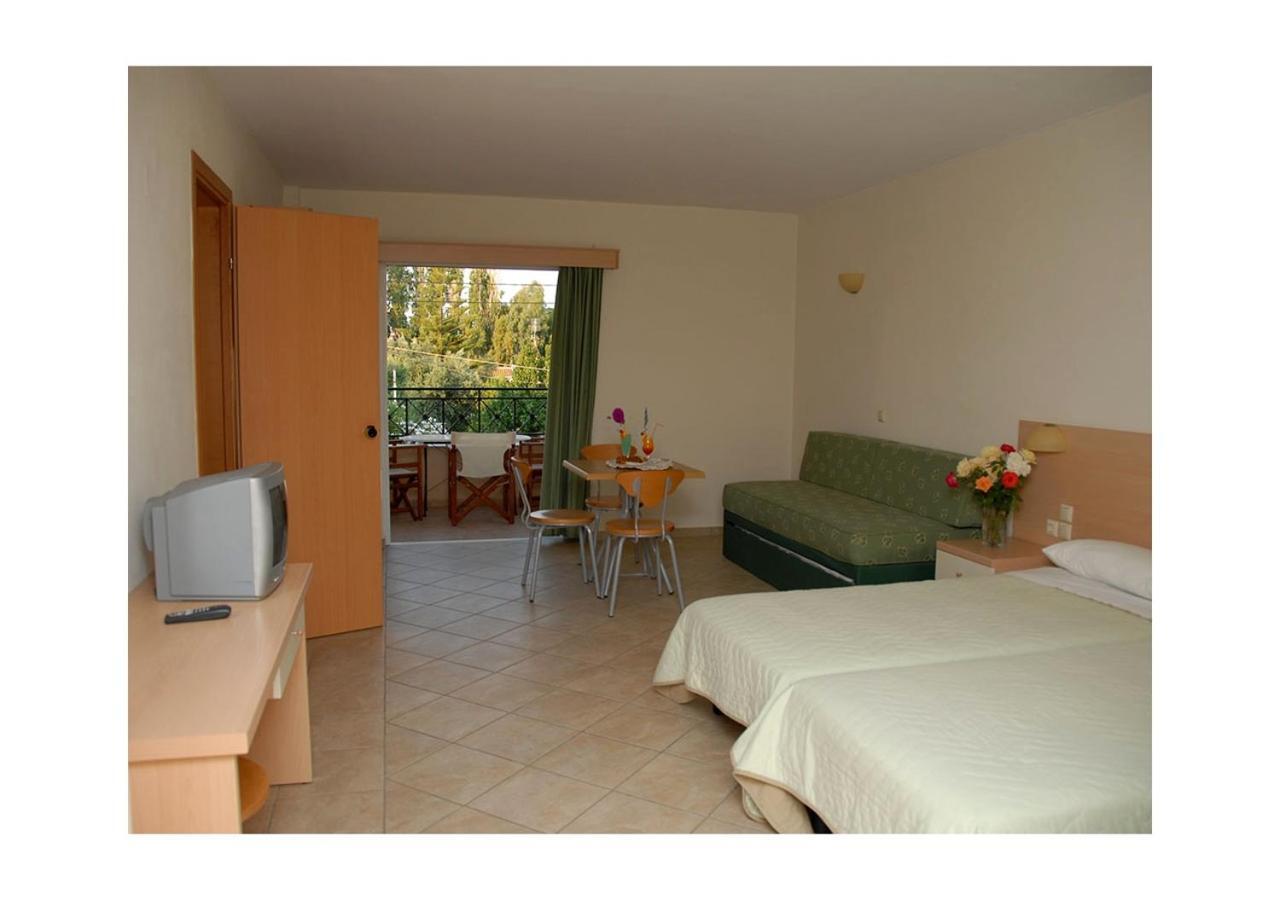 Thinalos Aparthotel Acharavi (Corfu) Exterior foto
